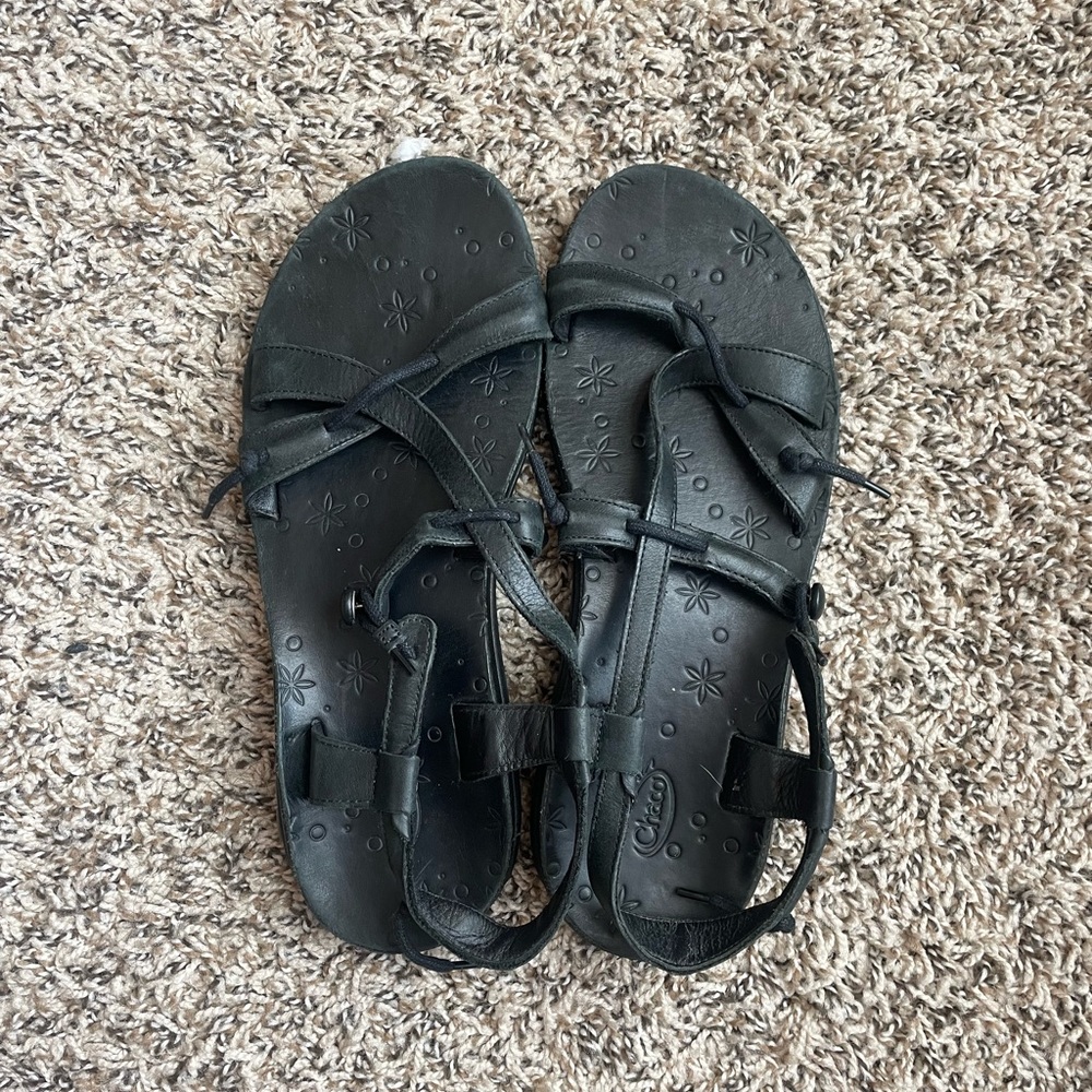 Black Leather Chaco’s Women’s Size 8